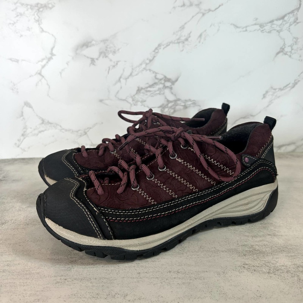 TAOS, Women's Motion Suede Walking Burgundy/Black Sneakers, US Women's 7.5 - Picture 2 of 7
